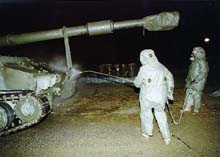 Dekontamination einer Panzerhaubitze M109